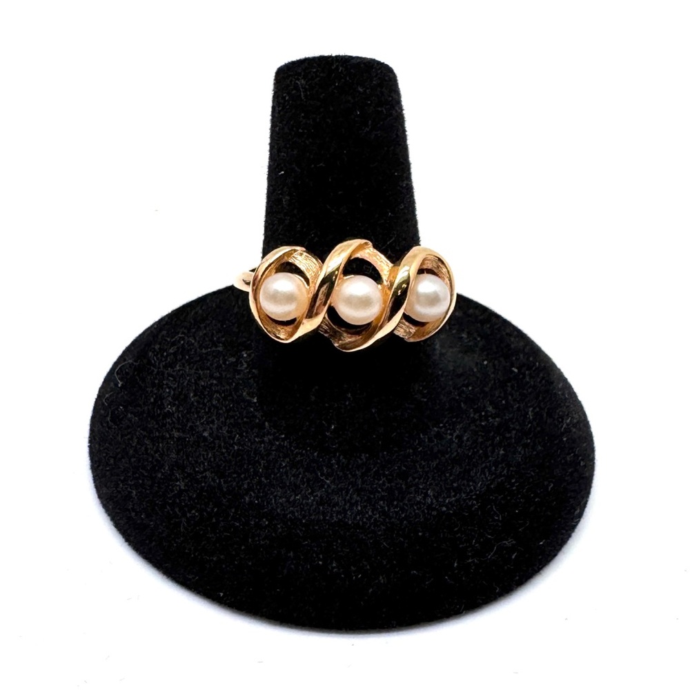 Vintage Avon Triple Twist Cocktail Ring with Faux Pearls 1972 Size 9 Adjustable